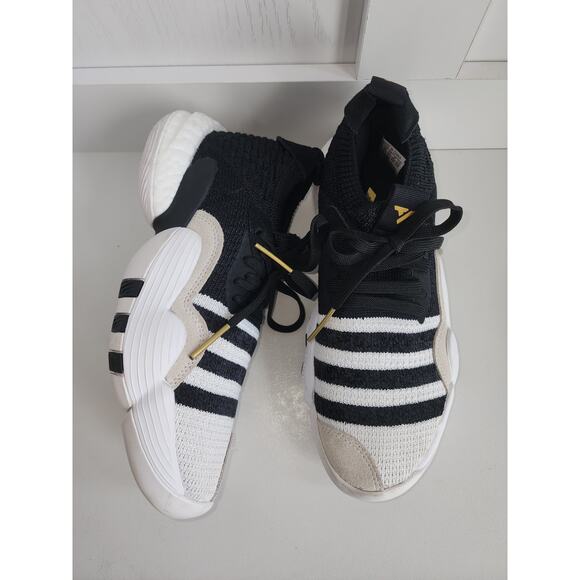 Adidas Trae Young 2.0 Super Villain Basketball Shoe Sneakers 5Y - Picture 1 of 8